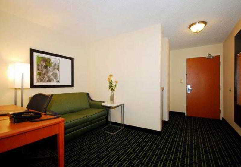 Fairfield Inn & Suites Canton North Canton Phòng bức ảnh